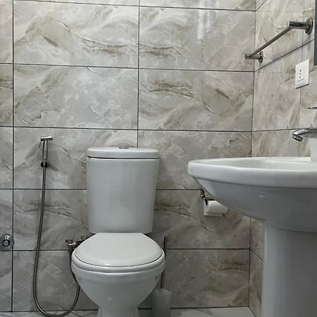 Xhefri'S Apartments Vlorë Екстериор снимка