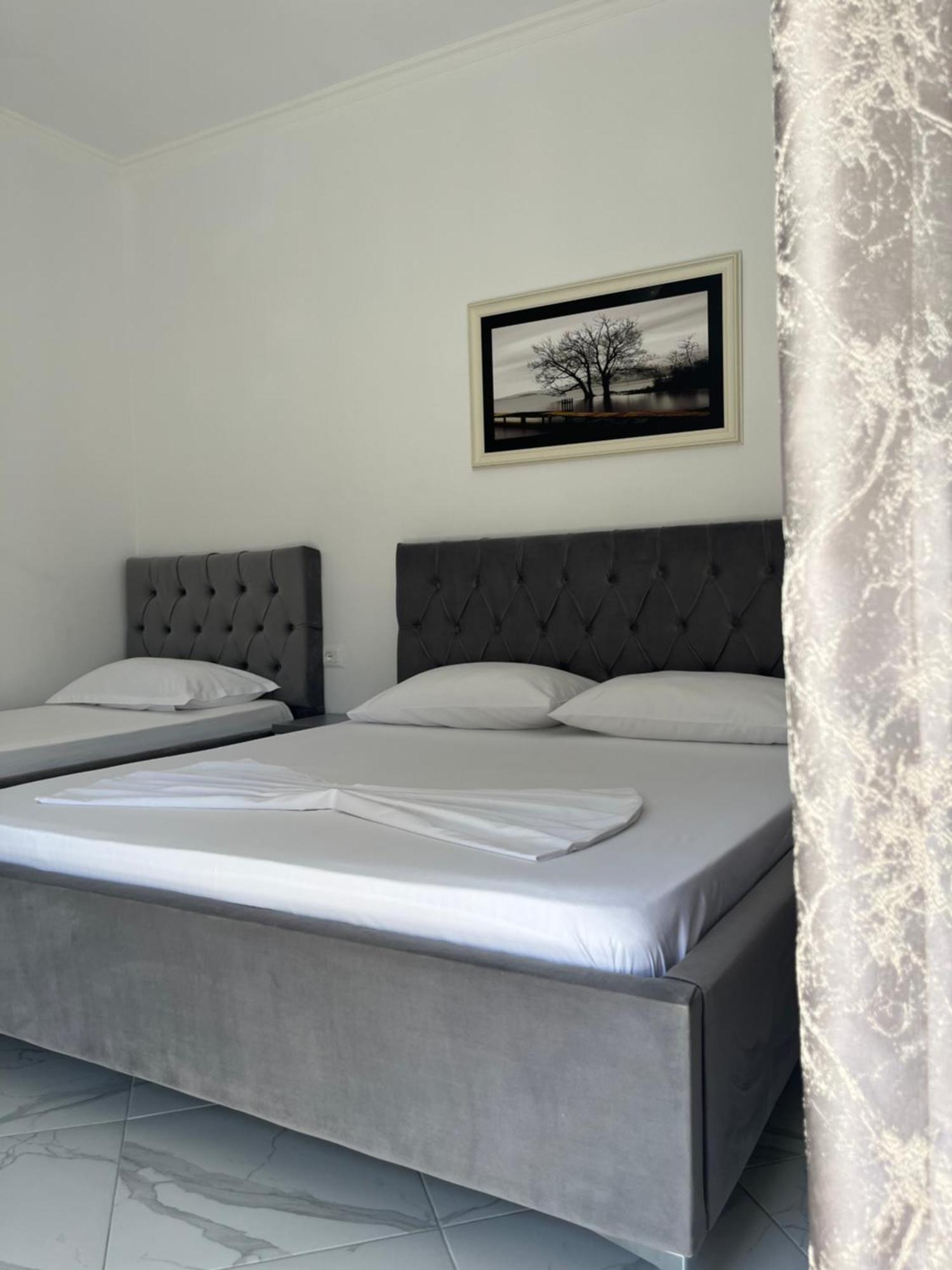 Xhefri'S Apartments Vlorë Екстериор снимка