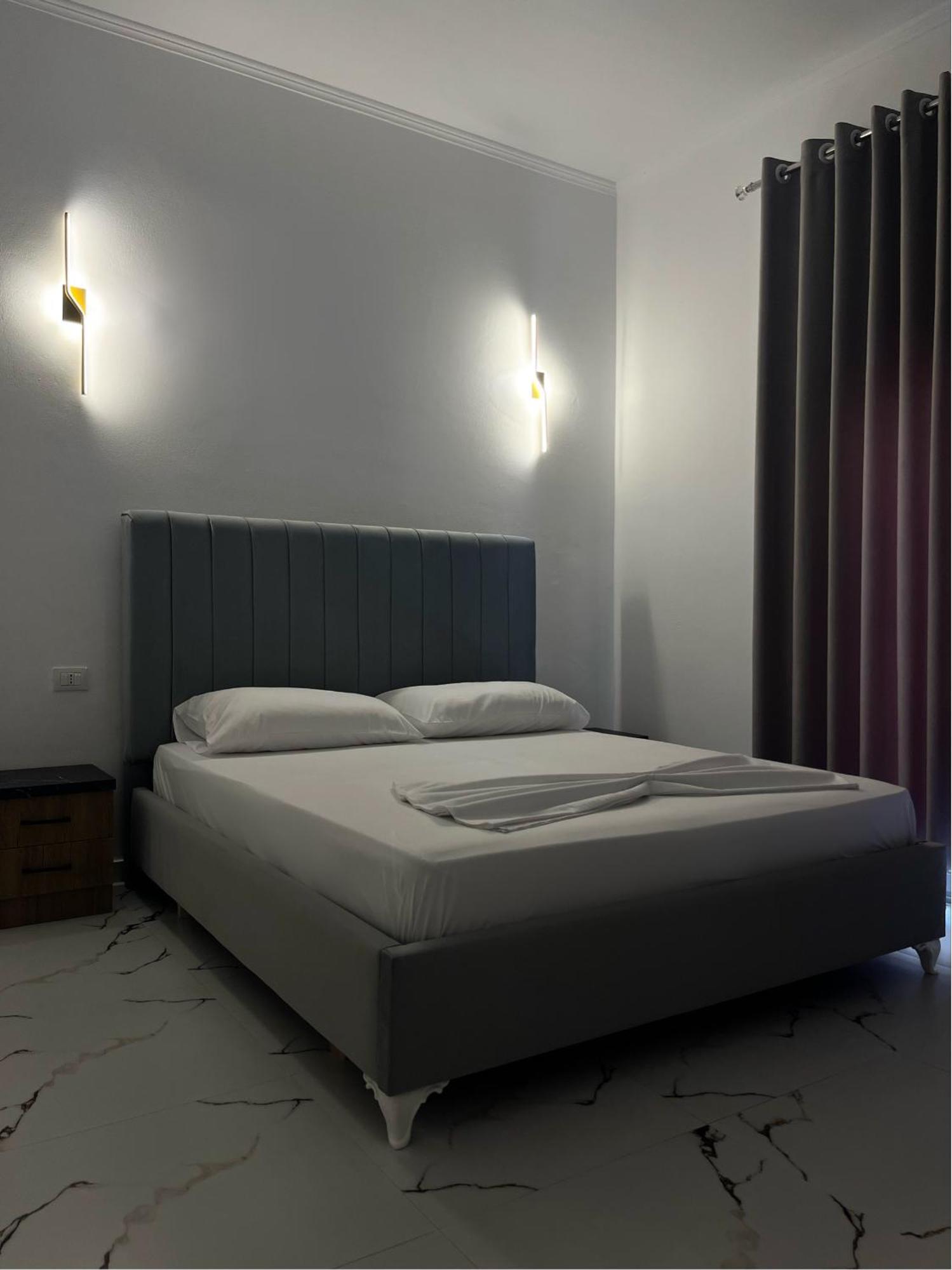 Xhefri'S Apartments Vlorë Екстериор снимка